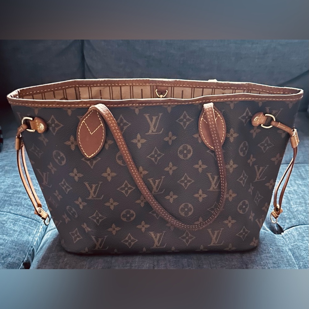Louis Vuitton Monogram Never Fill Medium Tote Bag